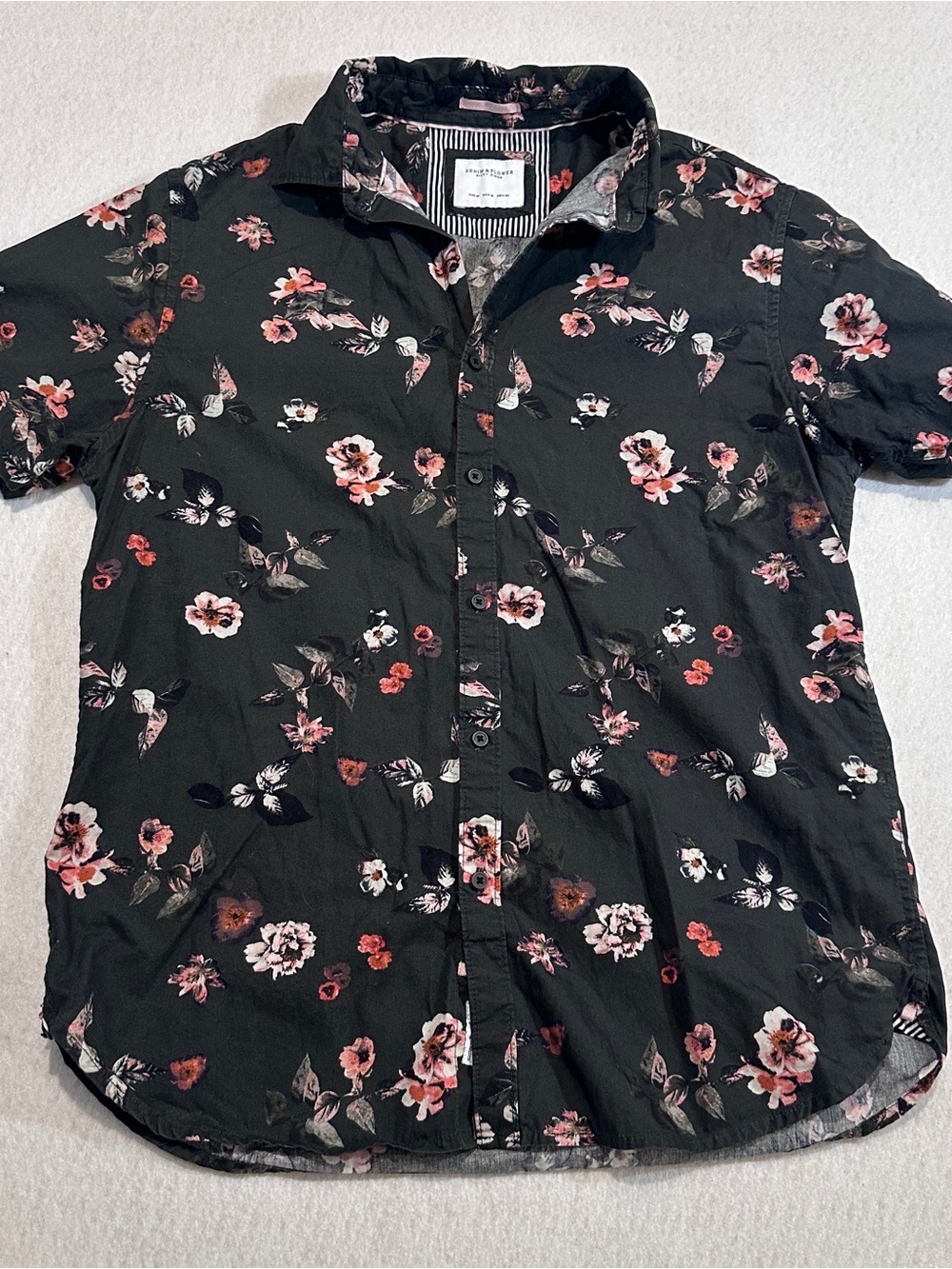 Ricky Singh Black Floral Short-Sleeve Button-Down Shirt size medium